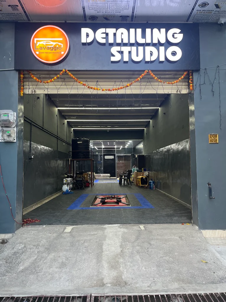 Lavaggio Outlet - Chanda Nagar